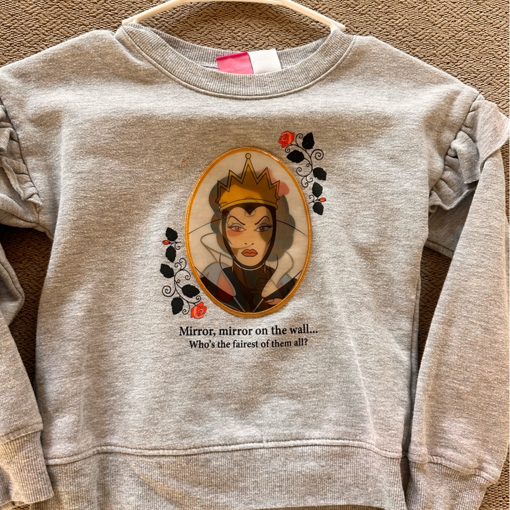 Kids two tone Disney sweater Snow White and evil queen